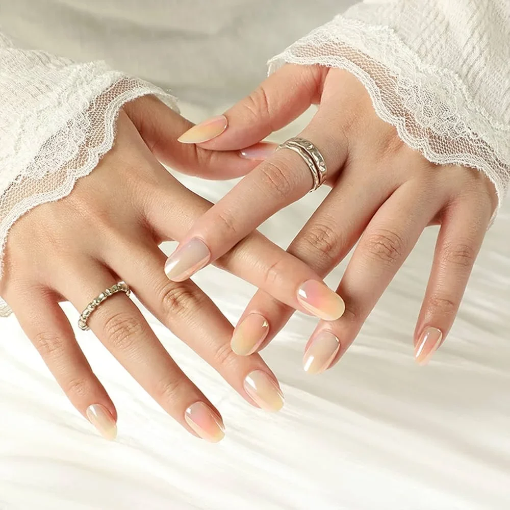 Elegant crystal accents add beautiful dimension and sparkle to create a glamorous, polished finish.