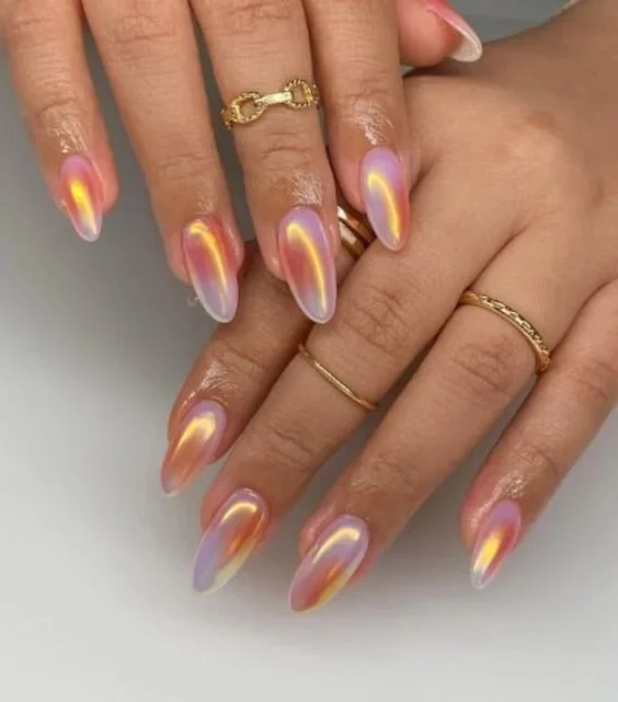 Delicate pearl accents add a luminous touch, creating a soft and luxurious manicure with subtle glamour.