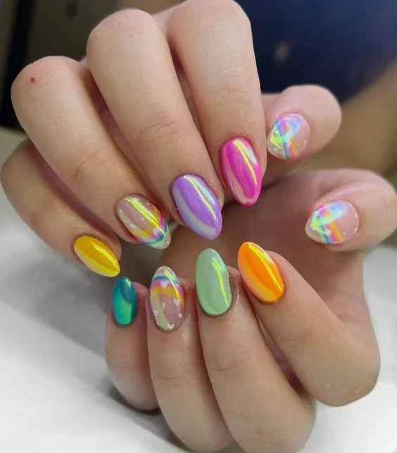 Delicate floral details bring a fresh and feminine touch, creating a manicure inspired by natural beauty.